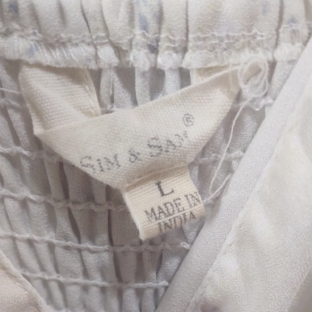 Sim & SamWhite and Blue Sleeveless Dress - Picture 14 of 17